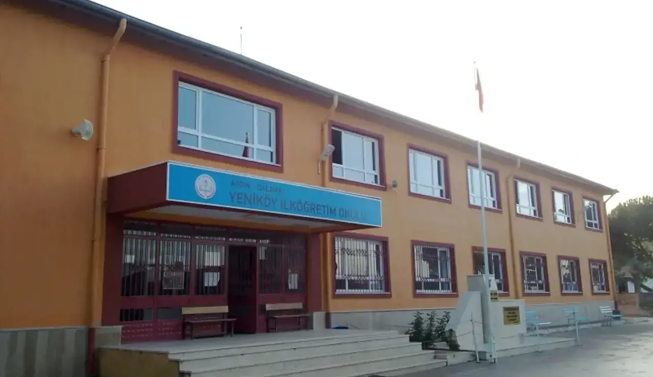 Bau der Dalama Yeniköy Schule